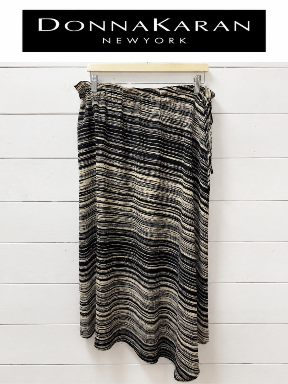 Donna Karan New York Black & Cream Asymmetrical Skirt – Size Large
